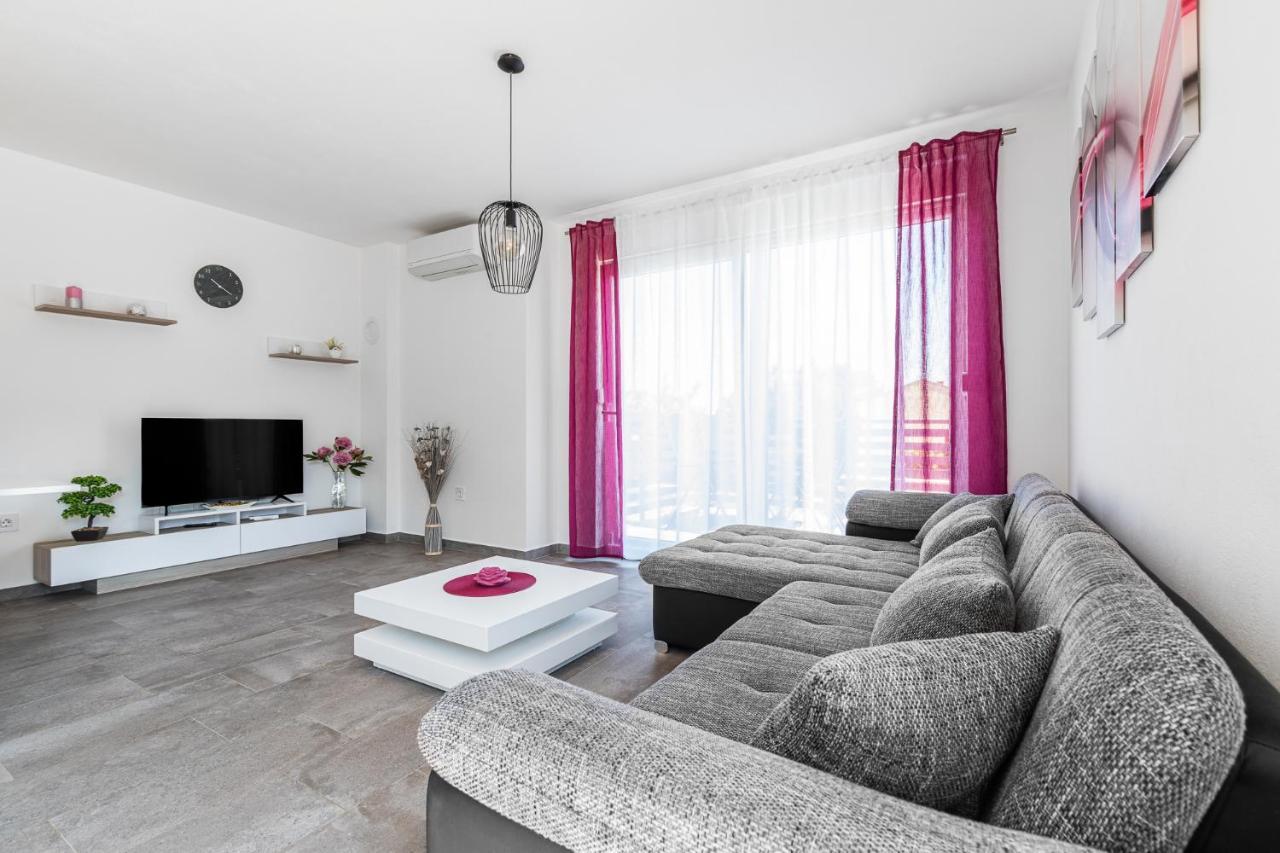 Apartman Bura プナト エクステリア 写真