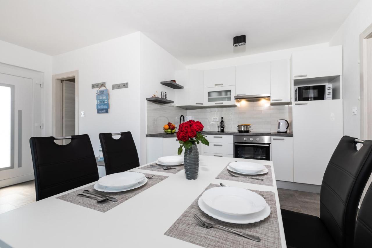 Apartman Bura プナト エクステリア 写真